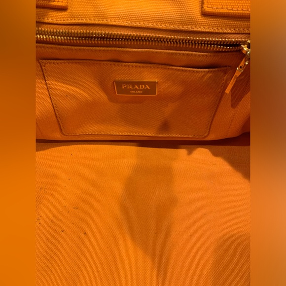 Large Prada Orange Canapa - Picture 11 of 12